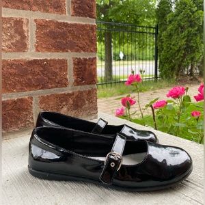 Black Smartfit flats women’s size 5.5